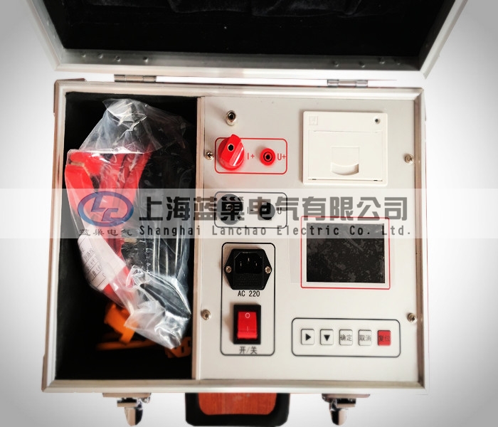 LCHL-200S智能回路電阻測(cè)試儀是根據(jù)中華人民共和國(guó)新電力執(zhí)行標(biāo)準(zhǔn)DL/T845.4-2004，采用高頻開關(guān)電源技術(shù)和數(shù)字電路技術(shù)相結(jié)合設(shè)計(jì)而成。它適用于開關(guān)控制設(shè)備回路電阻的測(cè)量。